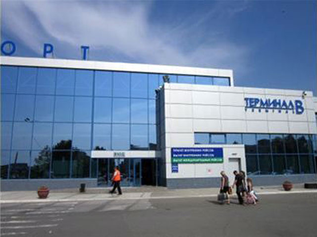 Аэропорт города Омска был закрыт ночью из-за сильного задымления, связанного с таежными пожарами в Томской области и Ханты-Мансийском автономном округе