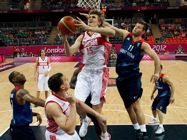 Баскетболисты сборной России победили британцев в стартовом матче ОИ-2012