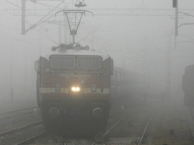 На юге Индии 25 человек погибли рано утром в понедельник, 30 июля, в результате пожара в поезде
