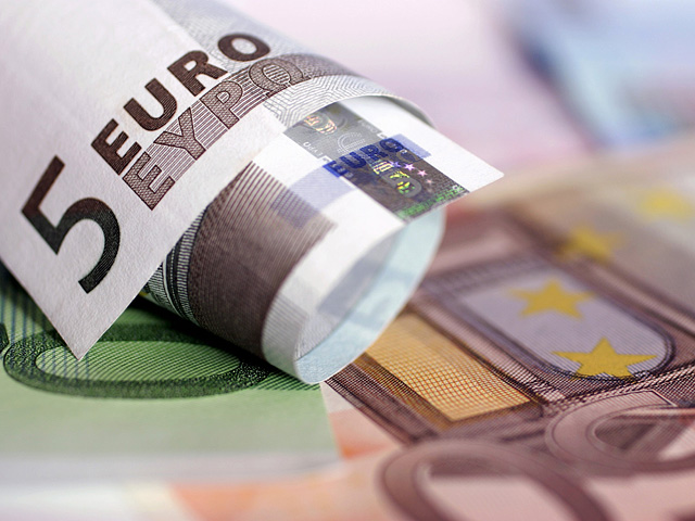 Американский профессор экономики Нуриэль Рубини, предсказавший финансовый кризис 2008г., считает, что зона евро развалится максимум через полгода