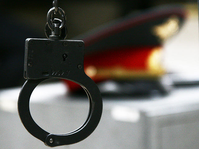 В Новосибирской области полицейские задержали своего коллегу, подозреваемого в сексуальном надругательстве над молодой женщиной