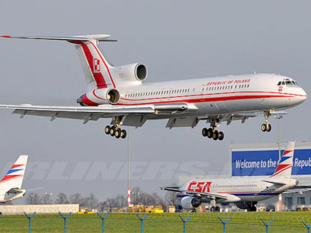 Польша выставляет на продажу три самолета правительственного авиаотряда, в их числе и Ту-154 - на таком же самолете в апреле 2010 года под Смоленском разбился президент Лех Качиньский с супругой