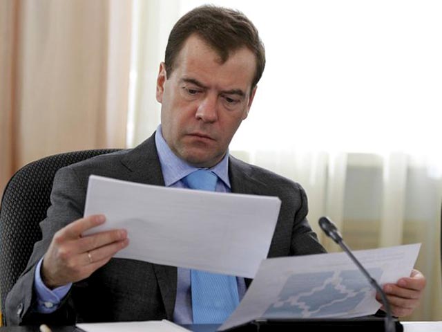 Премьер-министр РФ Дмитрий Медведев подписал распоряжение о распределении 19 млрд рублей субсидий, предоставляемых в 2012 году из федерального бюджета