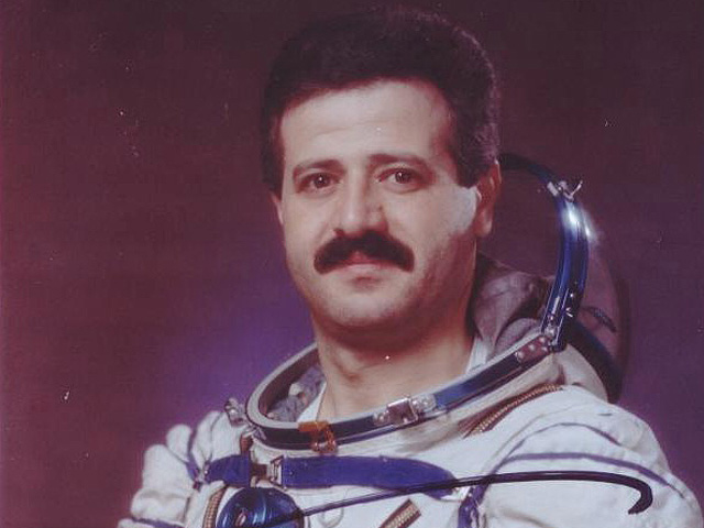 Сирийский космонавт Ахмед Фарис бежал в Турцию, сообщает в воскресенье турецкое Анатолийское агентство новостей