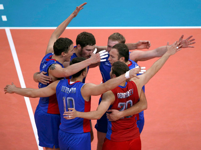 Мужская сборная России по волейболу в заключительном матче группового этапа олимпийского победила команду Сербии. Встреча закончилась убедительной победой россиян в трех сетах &#8211; 3-0 (25:15, 25:20, 25:17)