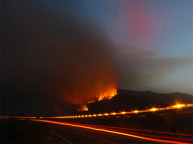 Лесные пожары на Канарских островах, принадлежащих Испании, грозят уничтожением флоры архипелага