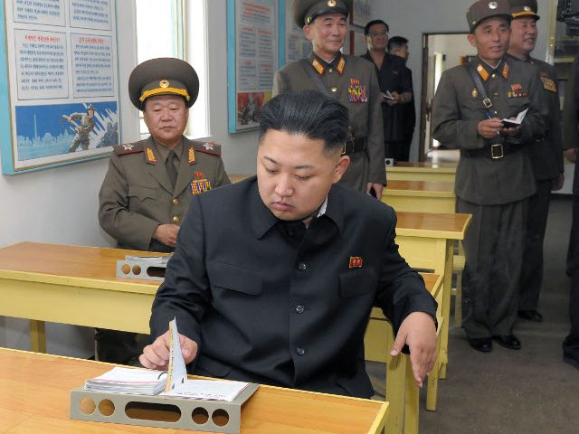 Верховный главнокомандующий Корейской народной армии Ким Чен Ын проинспектировал авиационную часть номер 1017
