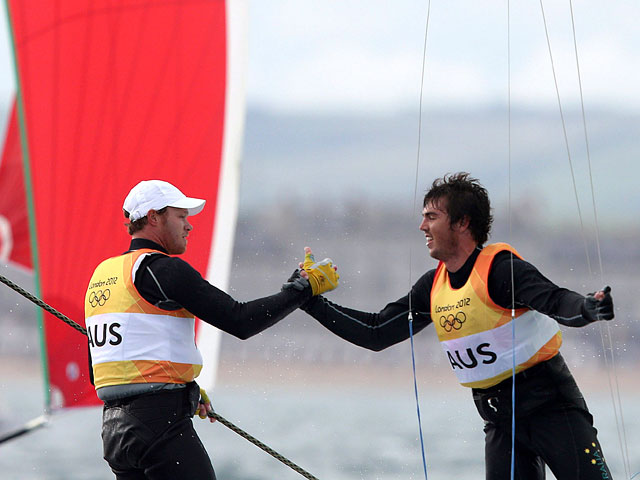 Австралийцы Натан Оттеридж и Иан Йенсен уверенно завоевали золото олимпийского турнира по парусному спорту в классе яхт "49"