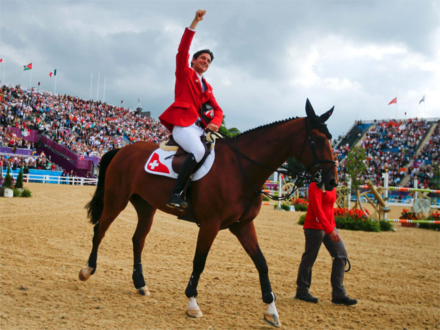 Швейцарец Стив Гюрда на Нино дес Бюссонне стал олимпийским чемпионом по конному спорту в дисциплине конкур, оказавшись единственным, кто прошел два финальных гита без штрафных очков.