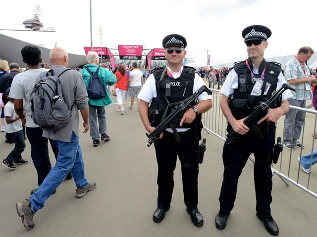 На Играх-2012 полиция арестовала зрителя за то, что он не улыбался