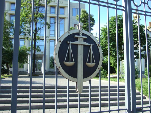 Мосгорсуд смягчил наказание сыну экс-депутата Госдумы, убившему должника-наркомана: 12,5 года строгого режима