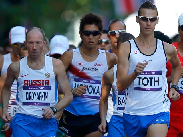 В Лондоне завершился олимпийский марафон по ходьбе. Золотую медаль завоевал россиянин Сергей Кирдяпкин, прошедший дистанцию за 3 часа 35 минут 39 секунд, установив олимпийский рекорд