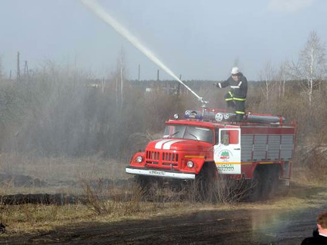 Природный пожар в Кетовском районе Курганской области локализован в 4 км от поселка Старый Просвет, наблюдается сильное задымление