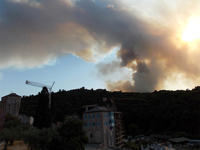 Лесной пожар на Святой горе Афон уничтожил более двух тыс га леса