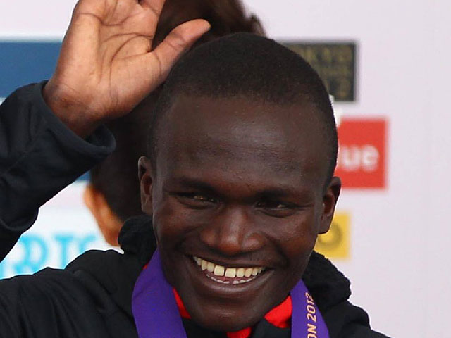 На олимпийской марафонской дистанции у мужчин в Лондоне победу одержал угандиец Стефен Кипротич, окончив забег за 2 часа 8 минут 1 секунду