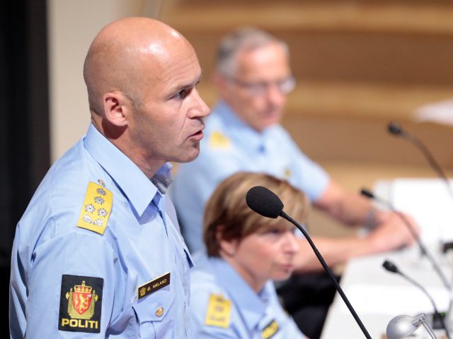 Глава норвежской полиции Ойстейн Мэланд подал в отставку из-за критики его работы независимой комиссией, расследовавшей обстоятельства терактов в Осло и на острове Утойа, устроенных Андерсом Брейвиком 22 июля 2011 года