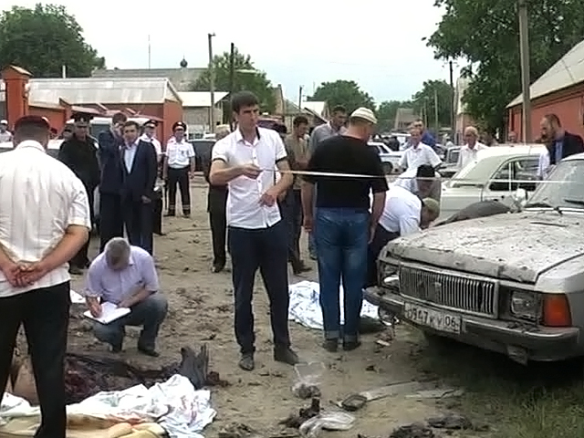 Правоохранительные органы Ингушетии назвали имя предполагаемого преступника, совершившегося теракт во время похорон участкового в Малгобеке