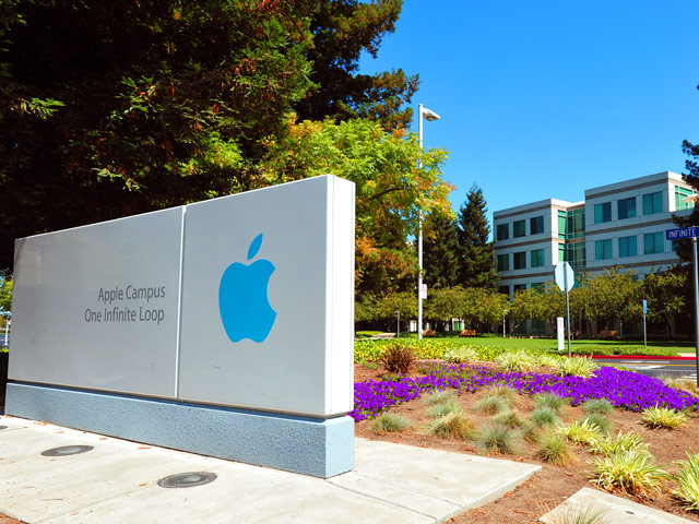 Технологический гигант Apple стал самой дорогой компанией в мировой истории. Ее рыночная стоимость по последним оценкам составляет около 623 млрд долларов