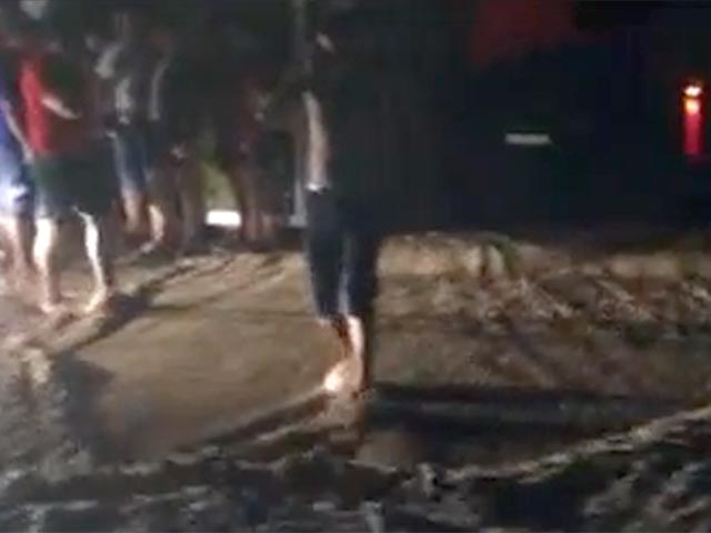 Новое наводнение с человеческими жертвами зафиксировано на Кубани: в результате затопления курортного поселка Новомихайловский в Туапсинском районе погибли по меньшей мере четыре человека