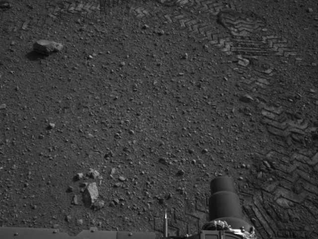 Ученые NASA провели первые ходовые испытания марсохода Curiosity на поверхности Красной планеты