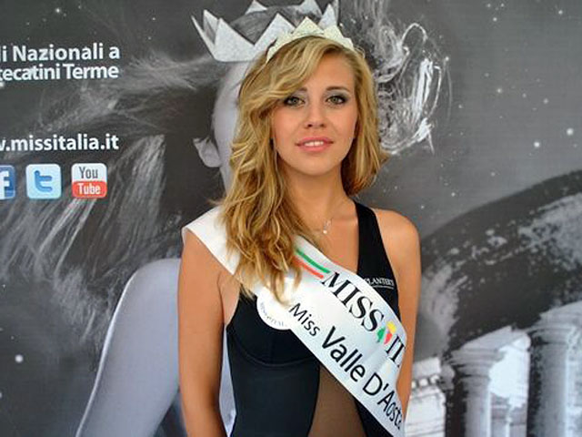 Данезе уже обеспечила себе участие в финале общенационального состязания "Мисс Италия", которое состоится 9-10 сентября, так как недавно получила корону первой красавицы северо-итальянской области Валле д'Аоста