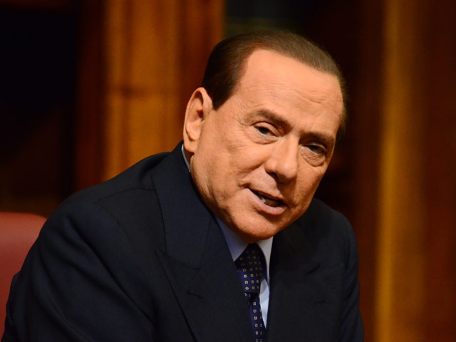 Любовница бывшего премьер-министра Италии Сильвио Берлускони утверждает, что ждет от политика сына