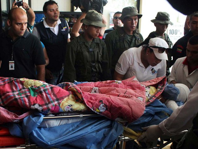 До 41 человека возросло число погибших в результате взрыва газа на венесуэльском нефтеперерабатывающем заводе Амуай в штате Фалькон