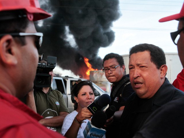 Число жертв пожара на крупнейшем нефтеперерабатывающем заводе Amuay в Венесуэле в понедельник достигло 48 человек
