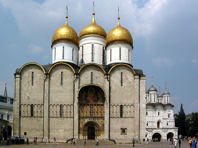 Утром 28 августа Патриарх Кирилл по многолетней традиции возглавил в Успенском соборе Кремля литургию по случаю одного из главных праздников православного календаря