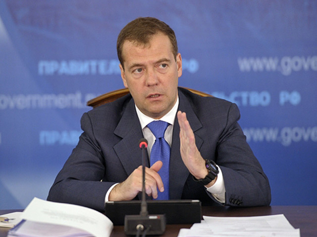 Дмитрий Медведев считал и продолжает считать недопустимым вмешательство в дела суда и оказание на него давления. Тем не менее, он по-прежнему считает, что приговор должен быть адекватен содеянному