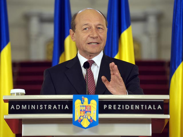 Президент Румынии во второй раз безболезненно пережил импичмент и вернулся на работу