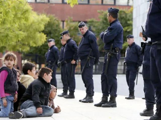 Французская полиция идет поперек обещаний Олланда: разгоняет цыганские таборы