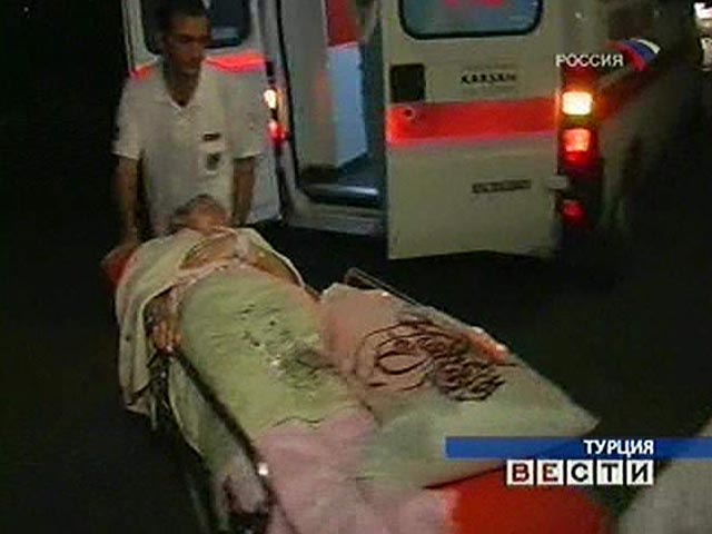 Автобус с российскими туристами попал в ДТП в турецкой Анталье. Как передает РИА "Новости" со ссылкой на генконсула РФ в Анталье Александра Толстопятенко, погибли два человека, пострадали 11