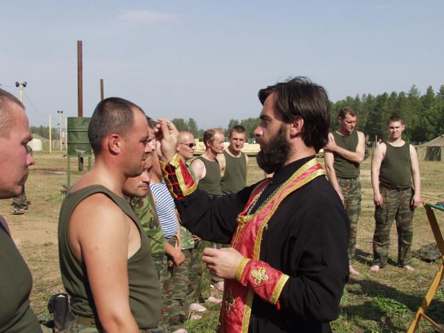 Участники учений "Кавказ-2012" смогут помолиться на полигонах
