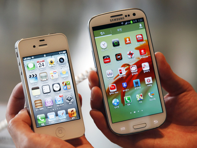 Корпорация Apple подала в американский суд новый иск к Samsung, в котором требует запретить продавать в США четыре мобильных устройства, выпущенных южнокорейской компанией
