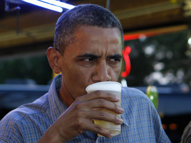 Президент США Барак Обама решил пойти навстречу многочисленным просьбам СМИ и интернет-общественности и раскрыл рецепты пива, которые варят в Белом доме на его личной пивоварне
