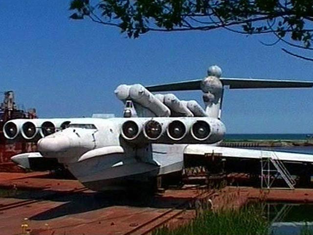 В России возрождают идею гигантских экранопланов - летательных аппаратов, сочетающих качества корабля и самолета и в советское время пугавших НАТО, где их называли "каспийскими монстрами"