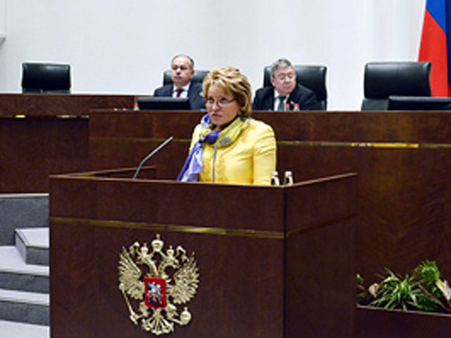 Совет Федерации предложил выделить из федерального бюджета 265,2 млн рублей ассигнований на реализацию в 2013-2015 годах проекта по созданию телевизионного интернет-канала верхней палаты парламента