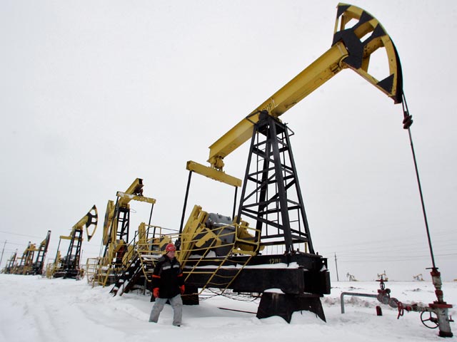 Минэкономразвития ждет падения нефтедобычи в России и толкает "Сбербанк" к приватизации