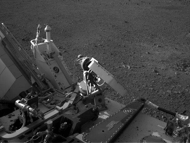 Марсоход Curiosity изучил состав атмосферы Красной планеты. Чтобы выяснить, из каких газов состоит марсианский "воздух" и в какой пропорции они перемешаны, робот "вдохнул" - и образец атмосферы отправился в специальный прибор Sam