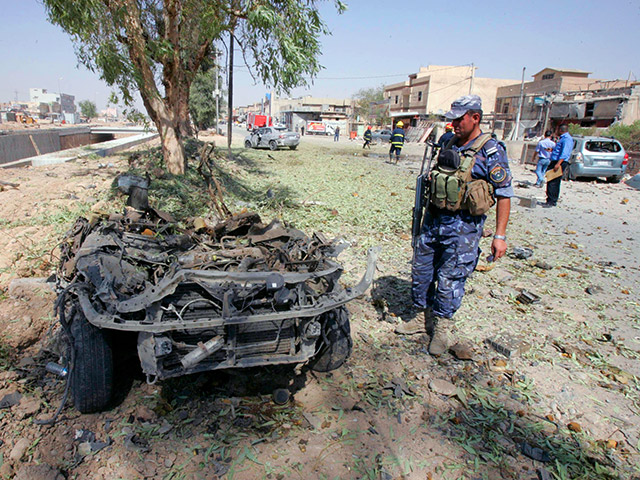 Около 20 человек погибли в воскресенье в Ираке в результате серии взрывов, прогремевших в разных частях страны