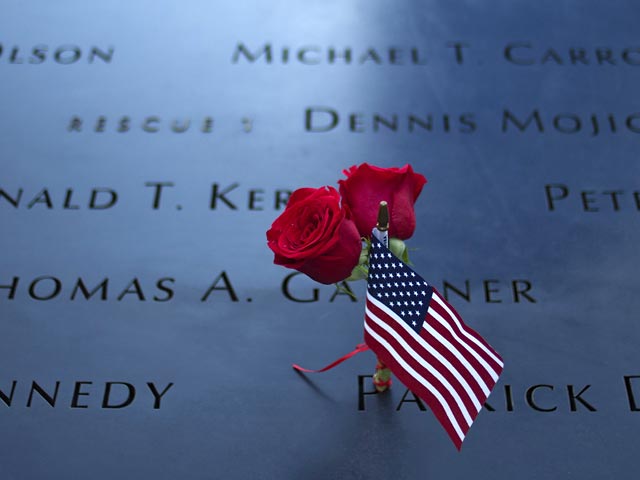 В Америке и во всем мире во вторник вспоминают трагические события 11 сентября 2001 года, когда в результате беспрецедентного нападения террористов всего за несколько часов погибли 2 тысячи 977 человек