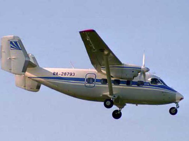 Самолет Ан-28, на борту которого находились 14 человек, совершил вынужденную посадку в районе поселка Палана на Камчатке