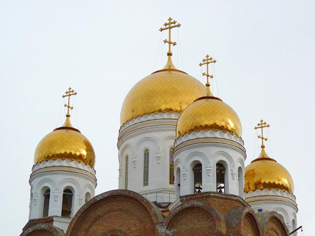 Патриарх Кирилл освятил в Красноярске самый большой храм - Рождества Христова