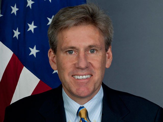 Нападение исламских радикалов на посольство США в ливийском Бенгази было тщательно и профессионально спланировано, но посол Кристофер Стивенс погиб случайно, решили в американском руководстве
