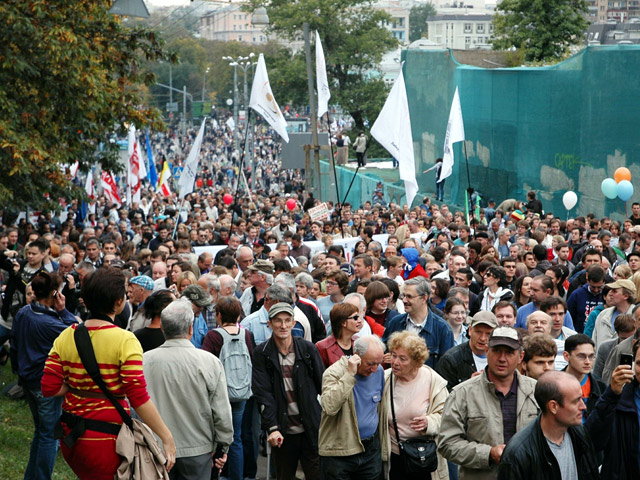 Самым массовым оказался "Марш миллионов" в столице - в нем приняли участие от 14 тысяч (по данным МВД) до 150 тысяч (по заверениям организаторов) человек