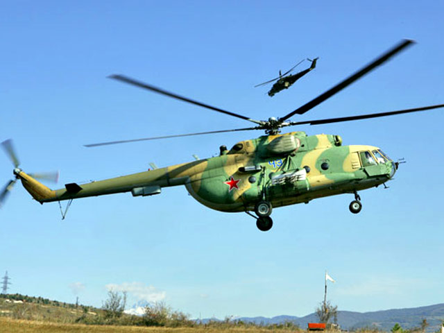 В Омской области столкнулись два учебных вертолета, по разным данным пострадали два или три человека. Инцидент произошел около 15:05 местного времени на аэродроме "Калачинск"