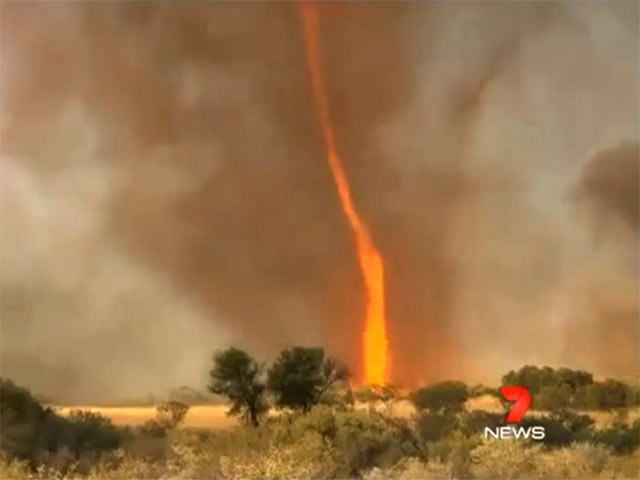 Огненный торнадо застал австралийцев врасплох на съемках фильма