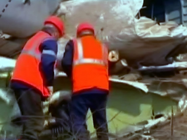 В Польше проводится эксгумация тел жертв авиакатастрофы под Смоленском