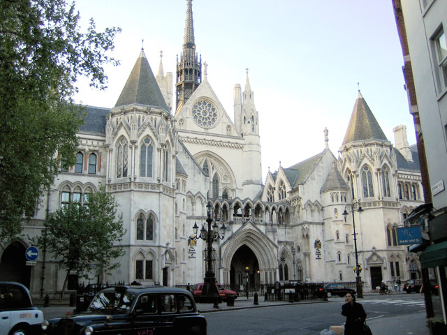 В Лондонском Высоком суде на четверг намечены предварительные слушания перед началом дознания по обстоятельствам смерти в 2006 году экс-офицера ФСБ РФ Александра Литвиненко